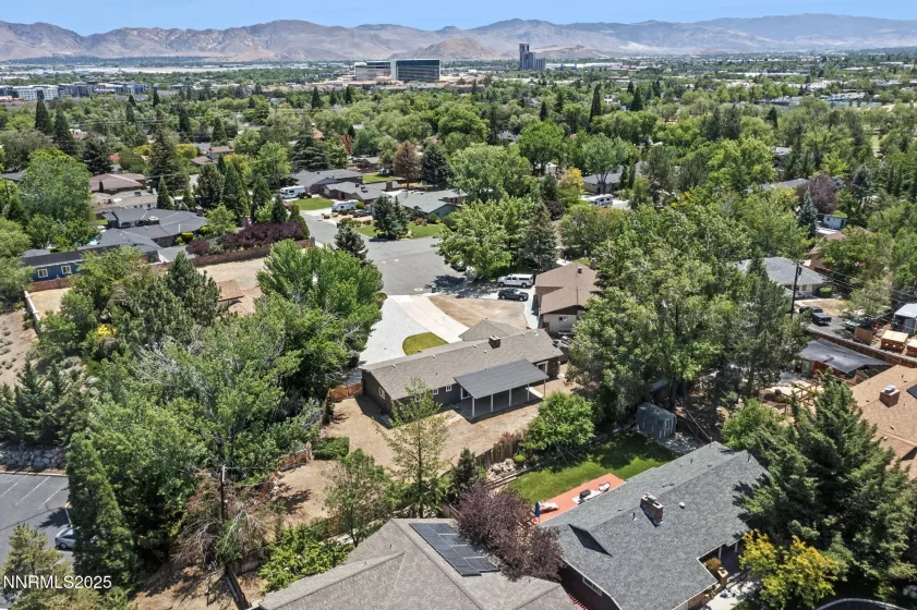 395 Chevy Chase, Reno, Nevada 89509, 3 Bedrooms Bedrooms, ,2 BathroomsBathrooms,Residential,Residential,Chevy Chase,250052126