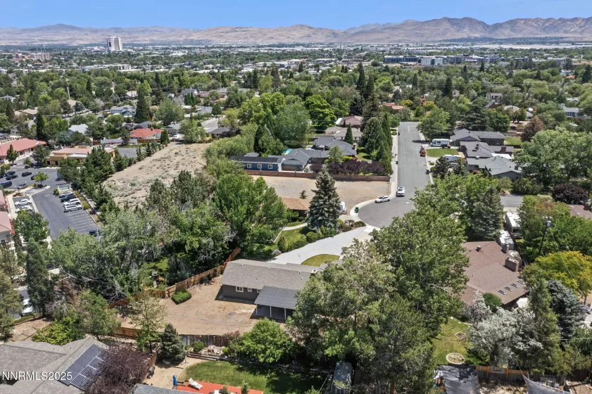 395 Chevy Chase, Reno, Nevada 89509, 3 Bedrooms Bedrooms, ,2 BathroomsBathrooms,Residential,Residential,Chevy Chase,250052126
