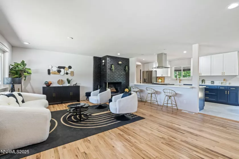 395 Chevy Chase, Reno, Nevada 89509, 3 Bedrooms Bedrooms, ,2 BathroomsBathrooms,Residential,Residential,Chevy Chase,250052126
