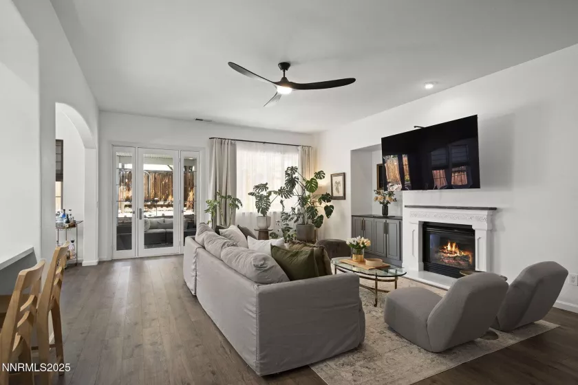 4131 Hubble, Sparks, Nevada 89436, 3 Bedrooms Bedrooms, ,2 BathroomsBathrooms,Residential,Residential,Hubble,250052125