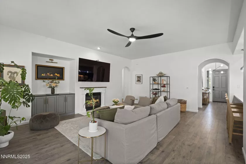 4131 Hubble, Sparks, Nevada 89436, 3 Bedrooms Bedrooms, ,2 BathroomsBathrooms,Residential,Residential,Hubble,250052125