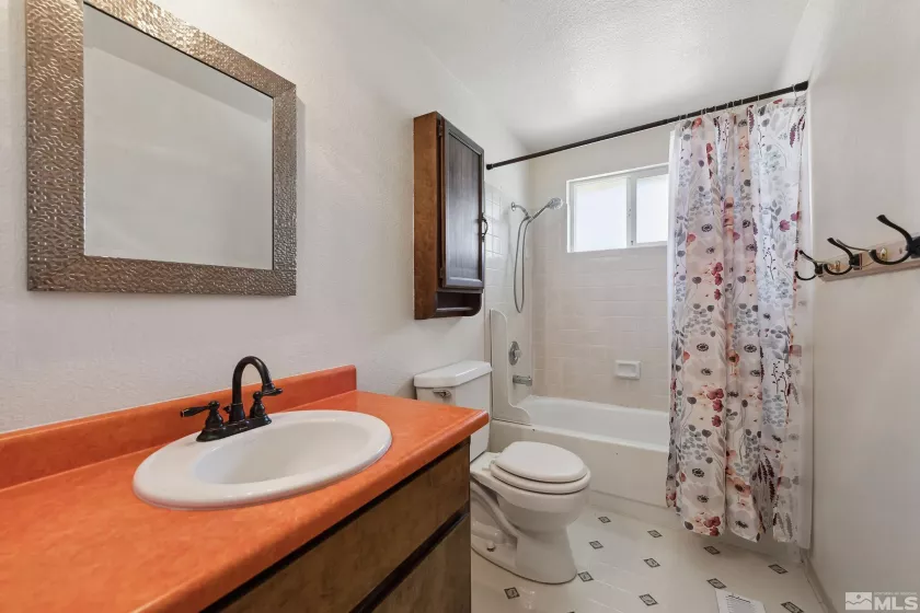857 Auburn, Carson City, Nevada 89705, 3 Bedrooms Bedrooms, ,2 BathroomsBathrooms,Residential,Residential,Auburn,250005401
