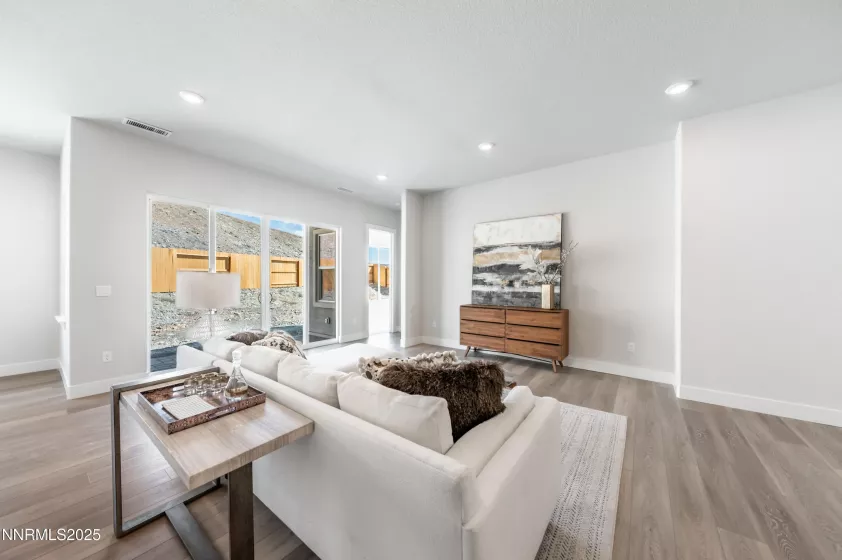 1358 Silver View, Sparks, Nevada 89436, 3 Bedrooms Bedrooms, ,3 BathroomsBathrooms,Residential,Residential,Silver View,250000490