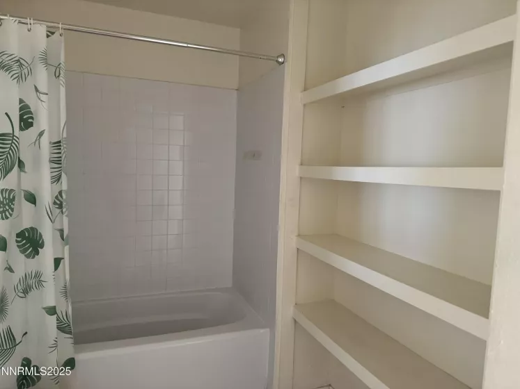 4600 Neil, Reno, Nevada 89502, 2 Bedrooms Bedrooms, ,1 BathroomBathrooms,Residential,Residential,Neil,250052101