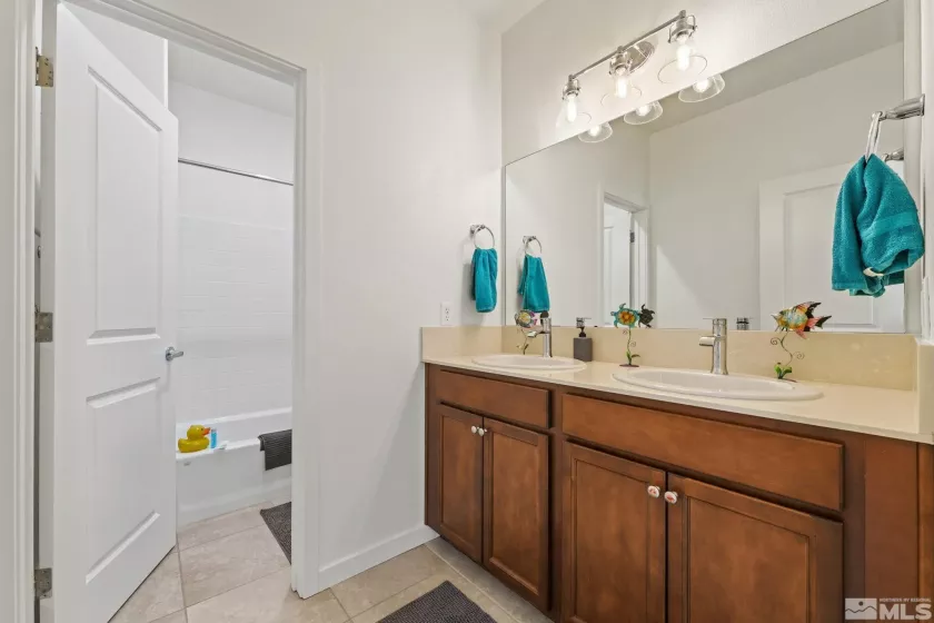 4928 Black Falcon, Sun Valley, Nevada 89433, 3 Bedrooms Bedrooms, ,3 BathroomsBathrooms,Residential Lease,Manufactured,Black Falcon,250052149