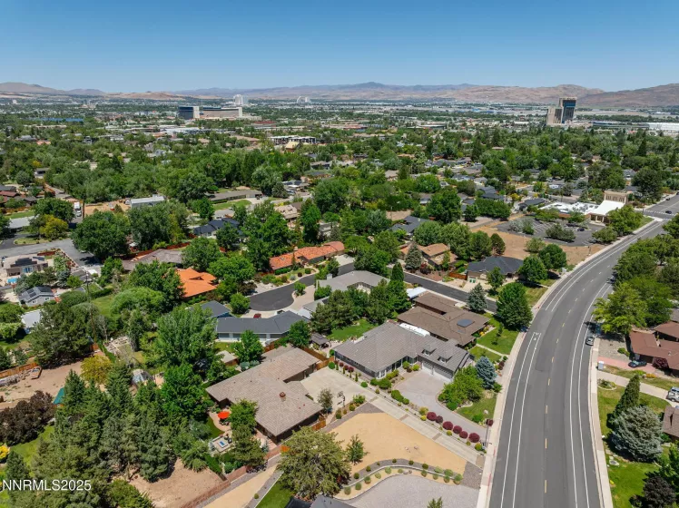 1199 Manzanita, Reno, Nevada 89509, 4 Bedrooms Bedrooms, ,4 BathroomsBathrooms,Residential,Residential,Manzanita,250052165