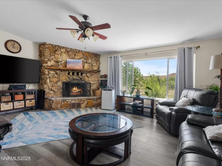 31850 Cantlon, Wadsworth, Nevada 89442, 4 Bedrooms Bedrooms, ,3 BathroomsBathrooms,Residential,Residential,Cantlon,250052174