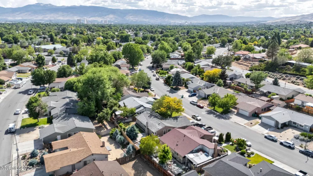 1069 Palmwood, Sparks, Nevada 89434, 3 Bedrooms Bedrooms, ,2 BathroomsBathrooms,Residential,Residential,Palmwood,250052193