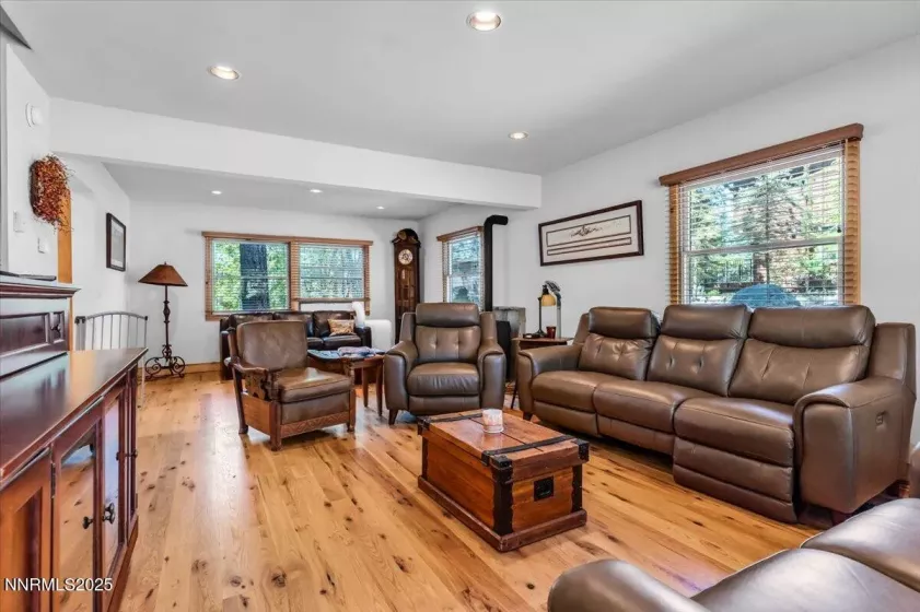 458 Center Street, Zephyr Cove, Nevada 89448, 4 Bedrooms Bedrooms, ,4 BathroomsBathrooms,Residential,Residential,Center Street,250052195