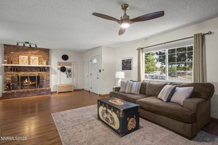 3505 Everett, Reno, Nevada 89503, 4 Bedrooms Bedrooms, ,3 BathroomsBathrooms,Residential,Residential,Everett,250052197