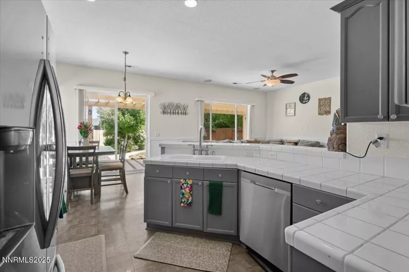 3254 Genil, Sparks, Nevada 89436, 3 Bedrooms Bedrooms, ,2 BathroomsBathrooms,Residential,Residential,Genil,250052212
