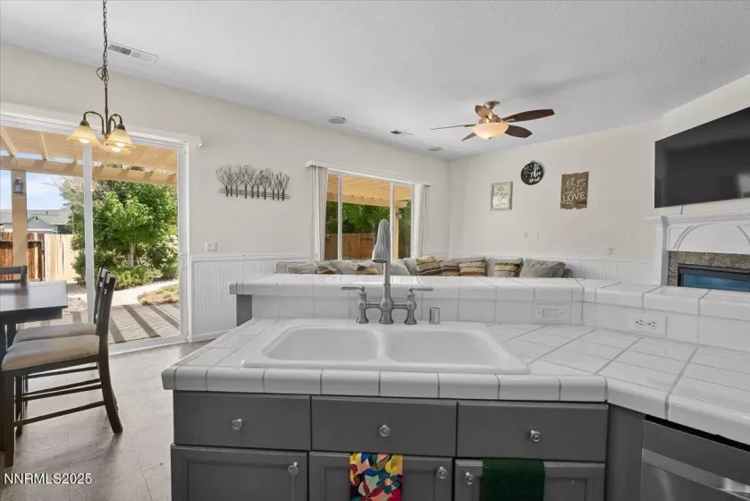 3254 Genil, Sparks, Nevada 89436, 3 Bedrooms Bedrooms, ,2 BathroomsBathrooms,Residential,Residential,Genil,250052212