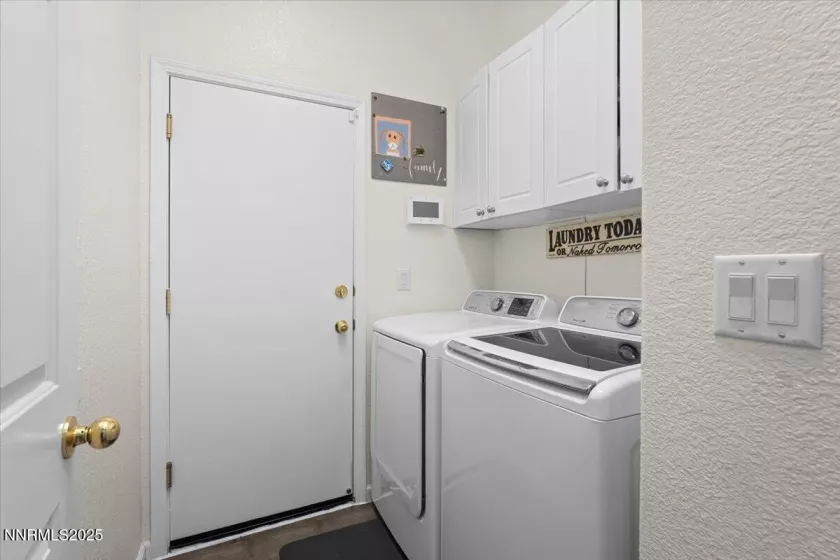 3254 Genil, Sparks, Nevada 89436, 3 Bedrooms Bedrooms, ,2 BathroomsBathrooms,Residential,Residential,Genil,250052212