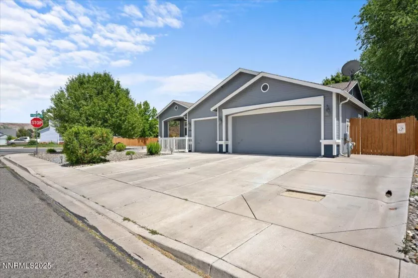 3254 Genil, Sparks, Nevada 89436, 3 Bedrooms Bedrooms, ,2 BathroomsBathrooms,Residential,Residential,Genil,250052212