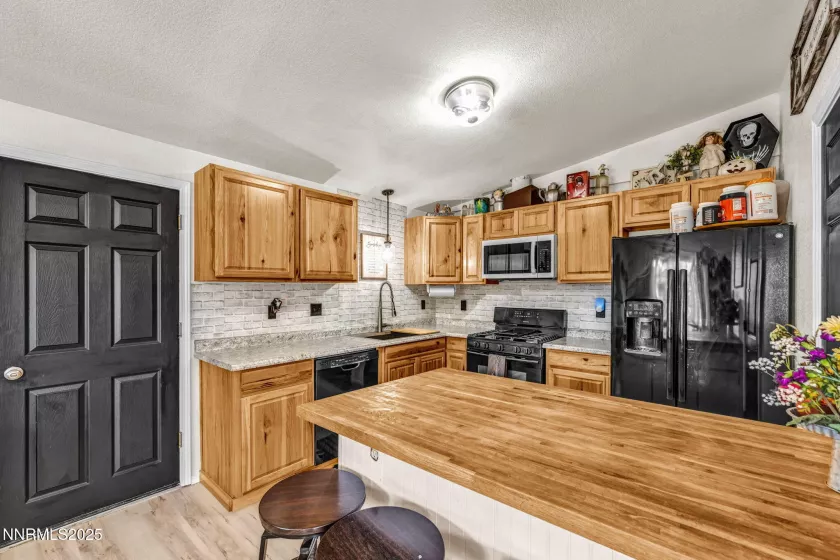 505 Yellow Jacket, Dayton, Nevada 89403, 3 Bedrooms Bedrooms, ,2 BathroomsBathrooms,Residential,Residential,Yellow Jacket,250052213