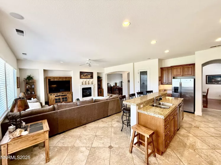 15180 Redmond Lp, Reno, Nevada 89511, 4 Bedrooms Bedrooms, ,3 BathroomsBathrooms,Residential,Residential,Redmond Lp,250052216