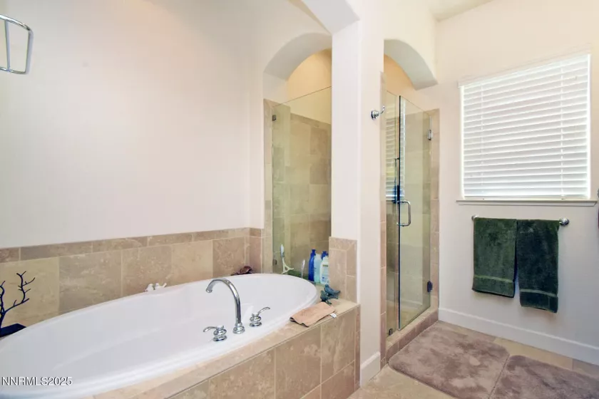 15180 Redmond Lp, Reno, Nevada 89511, 4 Bedrooms Bedrooms, ,3 BathroomsBathrooms,Residential,Residential,Redmond Lp,250052216