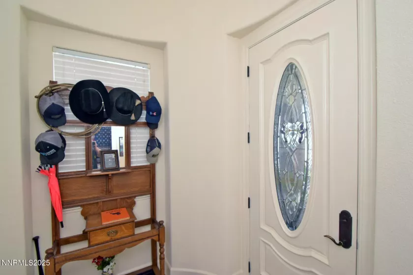15180 Redmond Lp, Reno, Nevada 89511, 4 Bedrooms Bedrooms, ,3 BathroomsBathrooms,Residential,Residential,Redmond Lp,250052216