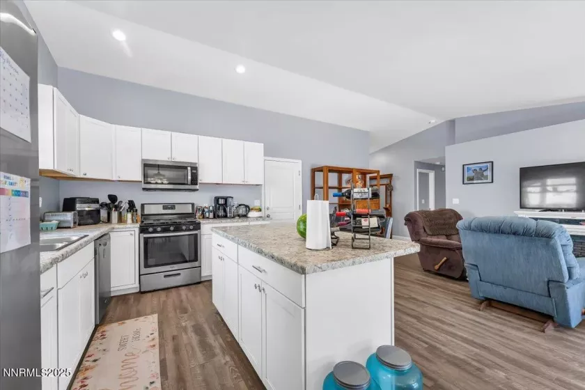 539 Rawe Peak, Dayton, Nevada 89403, 4 Bedrooms Bedrooms, ,2 BathroomsBathrooms,Residential,Residential,Rawe Peak,250052215