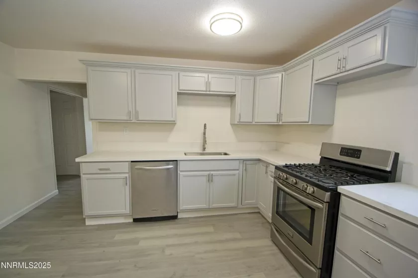 985 10th, Sparks, Nevada 89431, ,Residential Income,Residential,10th,250052217