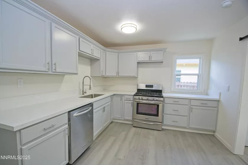 985 10th, Sparks, Nevada 89431, ,Residential Income,Residential,10th,250052217