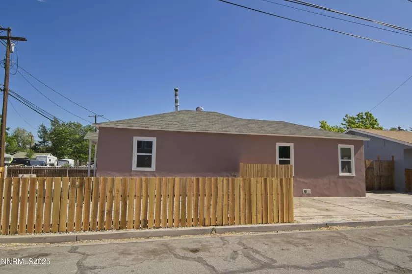 985 10th, Sparks, Nevada 89431, ,Residential Income,Residential,10th,250052217