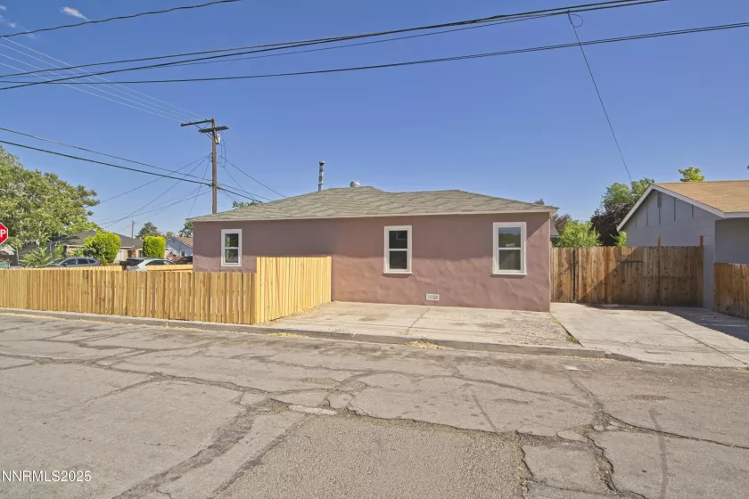 985 10th, Sparks, Nevada 89431, ,Residential Income,Residential,10th,250052217