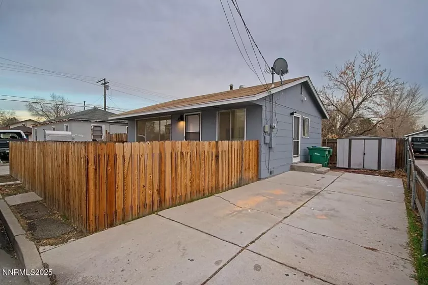 985 10th, Sparks, Nevada 89431, ,Residential Income,Residential,10th,250052217