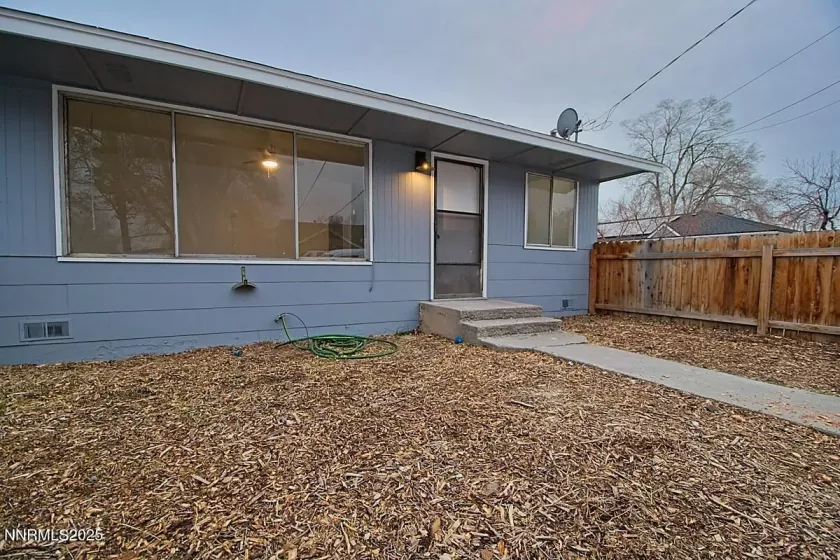 985 10th, Sparks, Nevada 89431, ,Residential Income,Residential,10th,250052217