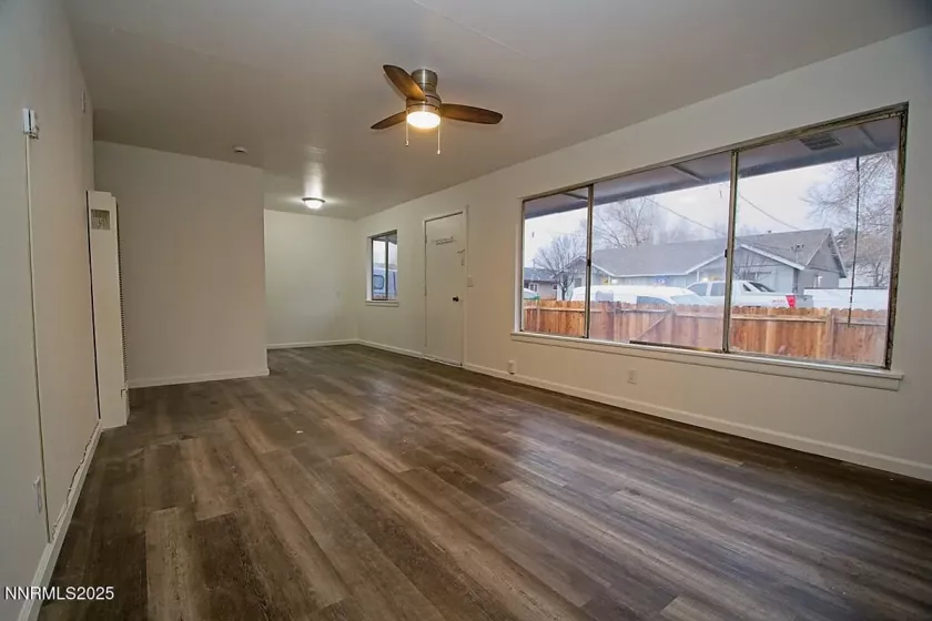 985 10th, Sparks, Nevada 89431, ,Residential Income,Residential,10th,250052217