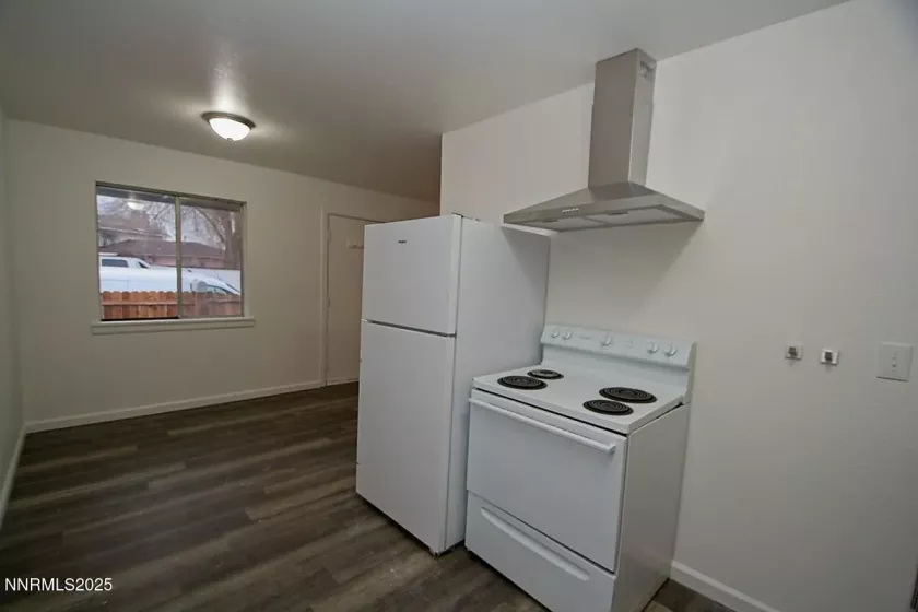 985 10th, Sparks, Nevada 89431, ,Residential Income,Residential,10th,250052217