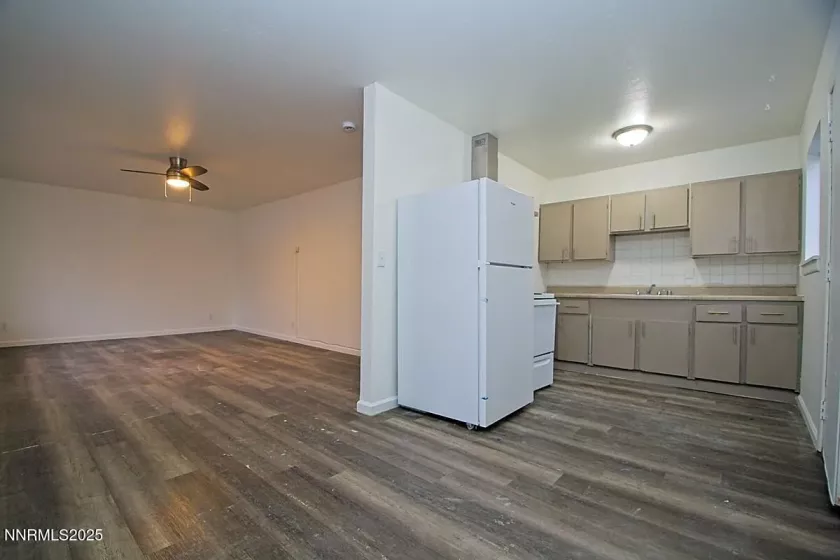 985 10th, Sparks, Nevada 89431, ,Residential Income,Residential,10th,250052217