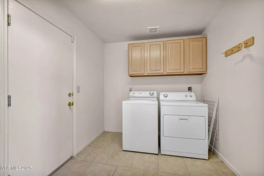 3398 Big Sky, Reno, Nevada 89503, 4 Bedrooms Bedrooms, ,3 BathroomsBathrooms,Residential,Residential,Big Sky,250052141