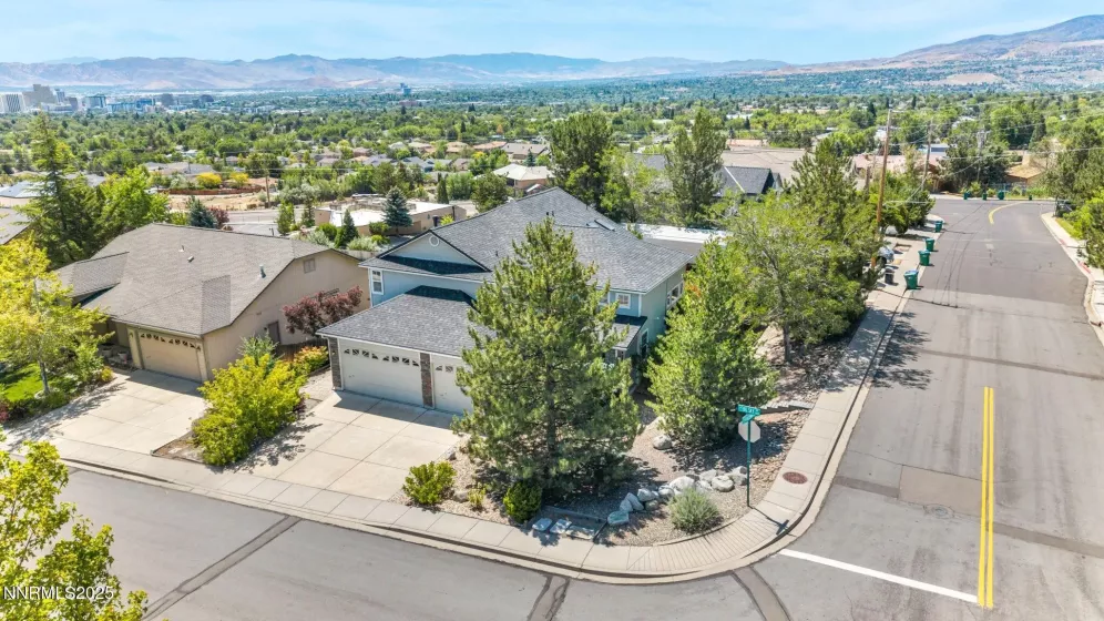 3398 Big Sky, Reno, Nevada 89503, 4 Bedrooms Bedrooms, ,3 BathroomsBathrooms,Residential,Residential,Big Sky,250052141