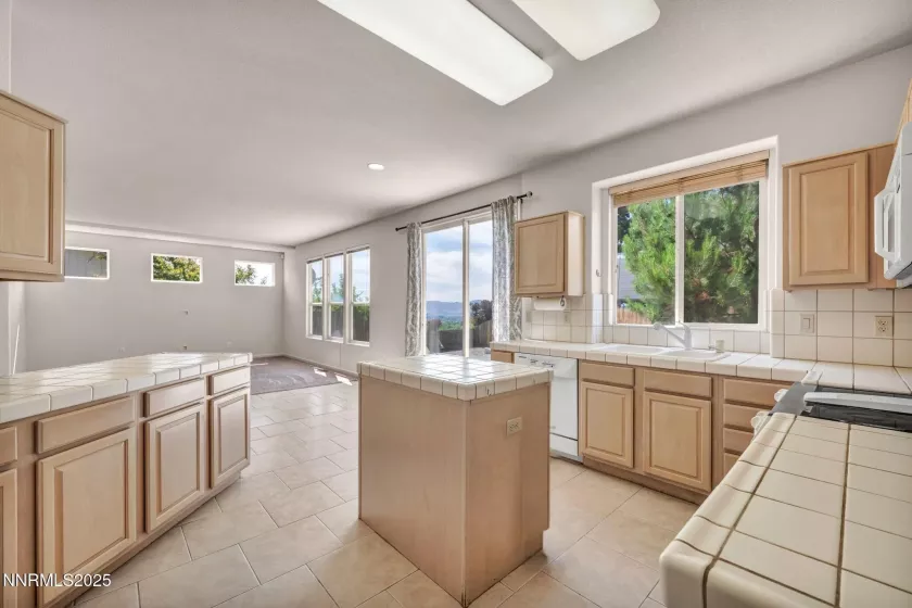 3398 Big Sky, Reno, Nevada 89503, 4 Bedrooms Bedrooms, ,3 BathroomsBathrooms,Residential,Residential,Big Sky,250052141