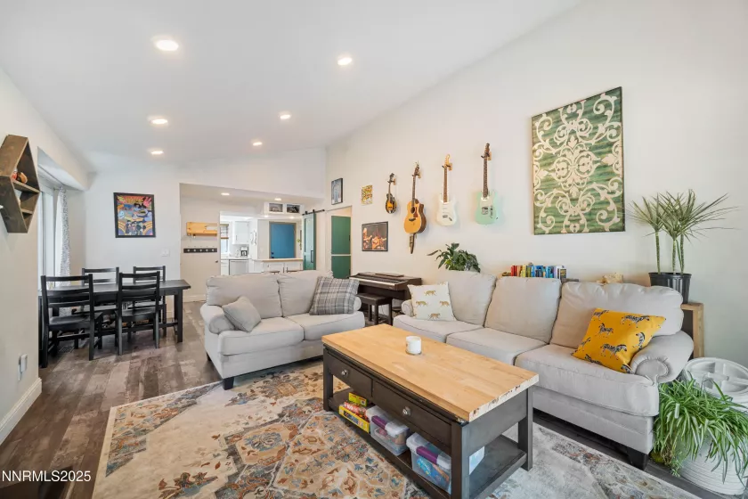 2787 Randolph, Reno, Nevada 89502, 2 Bedrooms Bedrooms, ,2 BathroomsBathrooms,Residential,Residential,Randolph,250052147