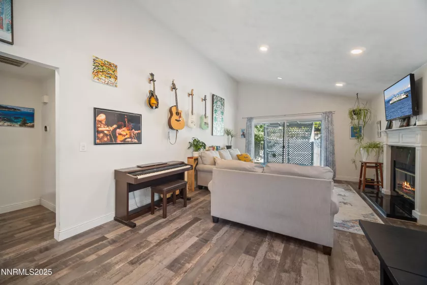 2787 Randolph, Reno, Nevada 89502, 2 Bedrooms Bedrooms, ,2 BathroomsBathrooms,Residential,Residential,Randolph,250052147