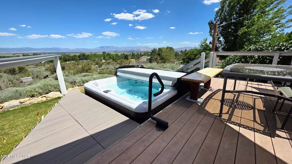 220 Sierra Shadows, Gardnerville, Nevada 89460, 3 Bedrooms Bedrooms, ,3 BathroomsBathrooms,Residential,Residential,Sierra Shadows,250052223