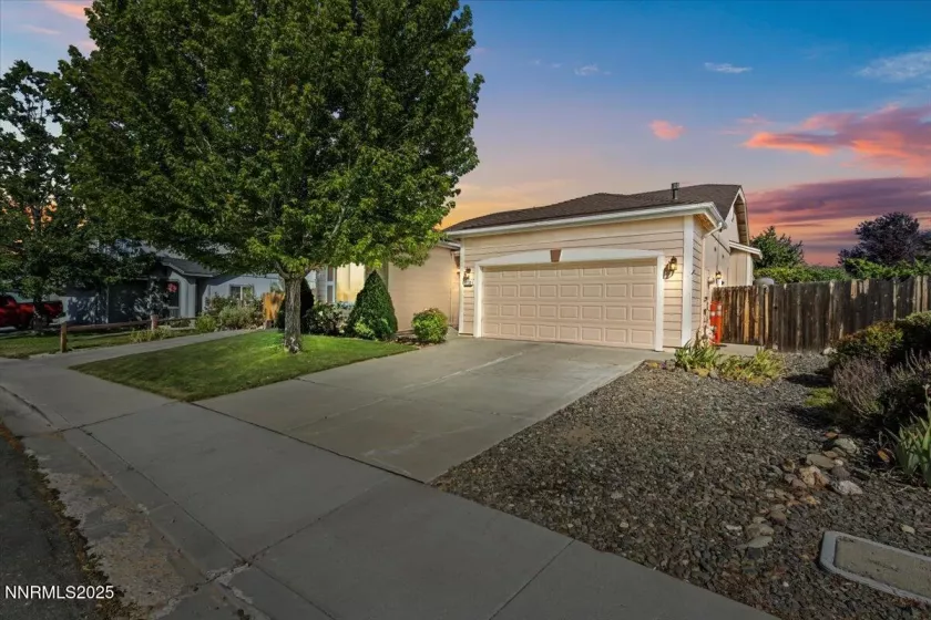 9732 Autumn Leaf, Reno, Nevada 89506, 3 Bedrooms Bedrooms, ,2 BathroomsBathrooms,Residential,Residential,Autumn Leaf,250052224