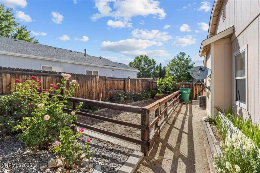 9732 Autumn Leaf, Reno, Nevada 89506, 3 Bedrooms Bedrooms, ,2 BathroomsBathrooms,Residential,Residential,Autumn Leaf,250052224
