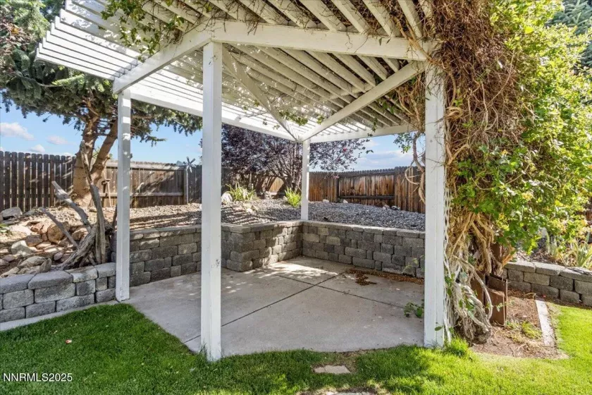 9732 Autumn Leaf, Reno, Nevada 89506, 3 Bedrooms Bedrooms, ,2 BathroomsBathrooms,Residential,Residential,Autumn Leaf,250052224