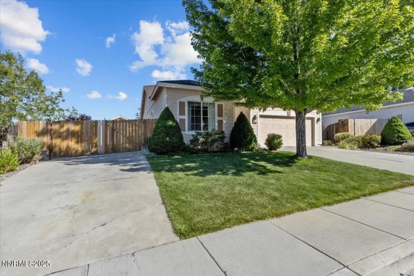 9732 Autumn Leaf, Reno, Nevada 89506, 3 Bedrooms Bedrooms, ,2 BathroomsBathrooms,Residential,Residential,Autumn Leaf,250052224