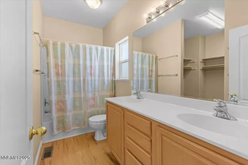 9732 Autumn Leaf, Reno, Nevada 89506, 3 Bedrooms Bedrooms, ,2 BathroomsBathrooms,Residential,Residential,Autumn Leaf,250052224