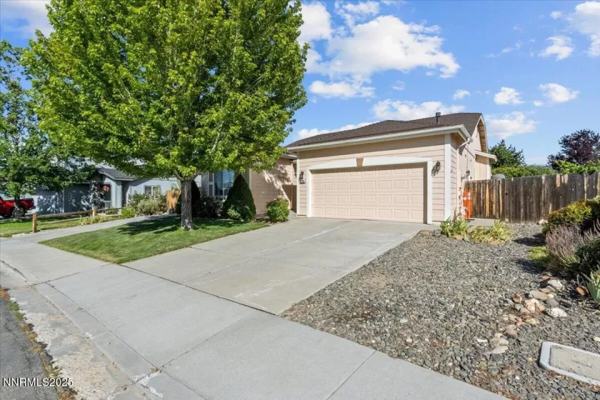 9732 Autumn Leaf, Reno, Nevada 89506, 3 Bedrooms Bedrooms, ,2 BathroomsBathrooms,Residential,Residential,Autumn Leaf,250052224