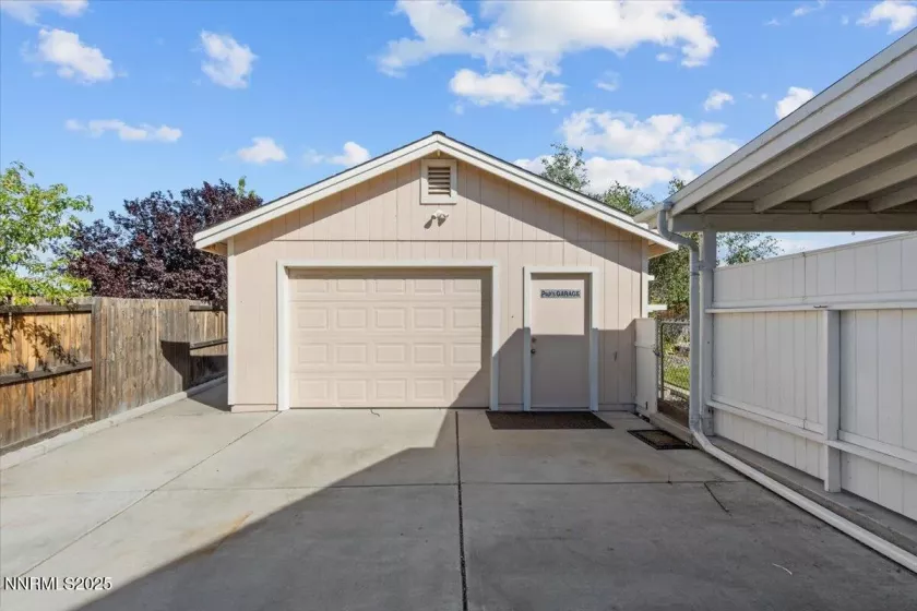 9732 Autumn Leaf, Reno, Nevada 89506, 3 Bedrooms Bedrooms, ,2 BathroomsBathrooms,Residential,Residential,Autumn Leaf,250052224