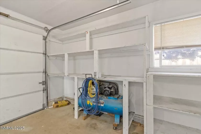 9732 Autumn Leaf, Reno, Nevada 89506, 3 Bedrooms Bedrooms, ,2 BathroomsBathrooms,Residential,Residential,Autumn Leaf,250052224