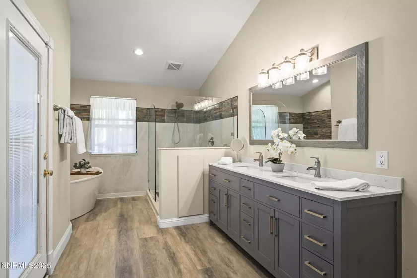 549 Mc Donald, Incline Village, Nevada 89451, 3 Bedrooms Bedrooms, ,4 BathroomsBathrooms,Residential,Residential,Mc Donald,250052226