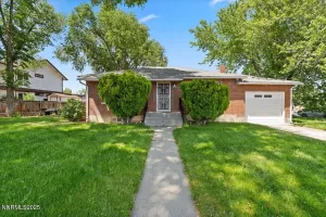 2002 F, Sparks, Nevada 89431, 4 Bedrooms Bedrooms, ,3 BathroomsBathrooms,Residential,Residential,F,250052230