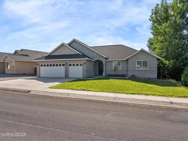 1103 Dixie, Fernley, Nevada 89408, 3 Bedrooms Bedrooms, ,2 BathroomsBathrooms,Residential,Residential,Dixie,250052232