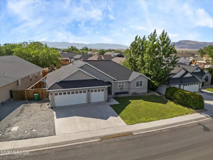 1103 Dixie, Fernley, Nevada 89408, 3 Bedrooms Bedrooms, ,2 BathroomsBathrooms,Residential,Residential,Dixie,250052232